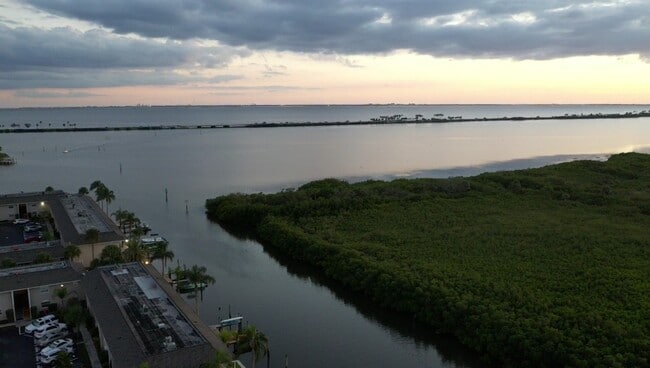 Boat access to Tampa bay - 8815 Bay Pointe Dr