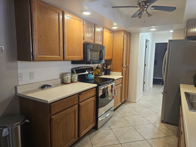 Building Photo - Fully Furnished Summer Rental