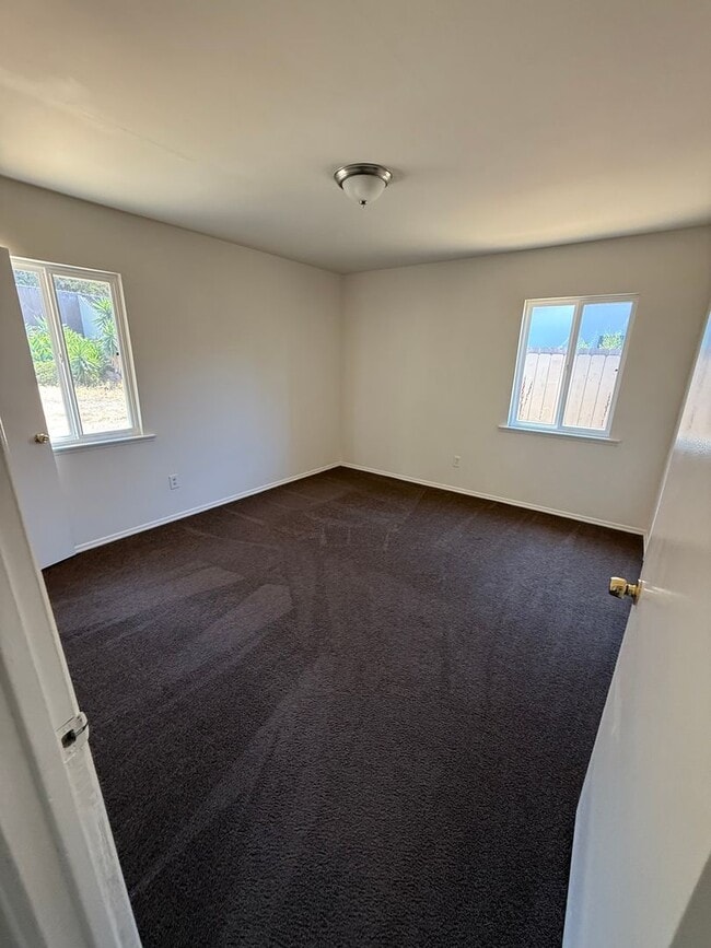 Building Photo - 3 Bedroom 2 Bathroom House for Rent