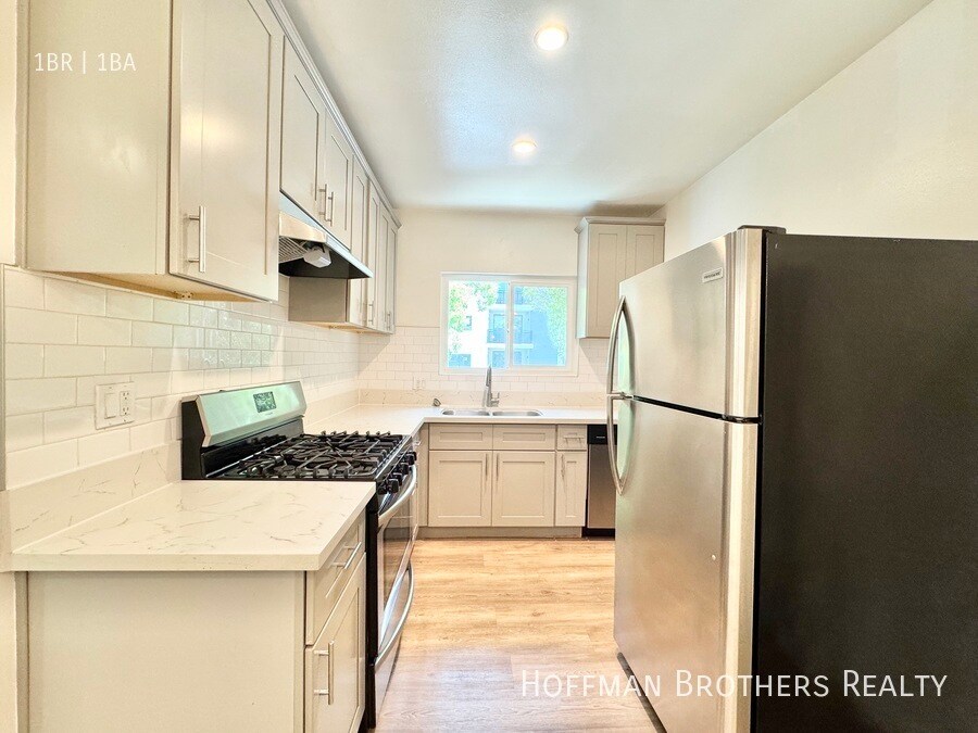 Building Photo - 859 S New Hampshire Ave