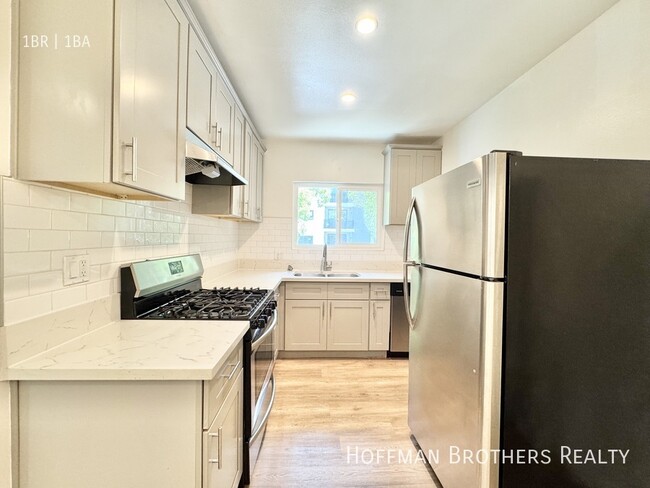 Building Photo - 859 S New Hampshire Ave