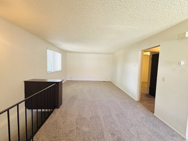Building Photo - 1265 Crandall Ave S