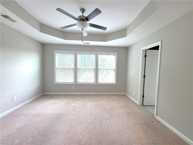 Building Photo - 600 Northaven Ave