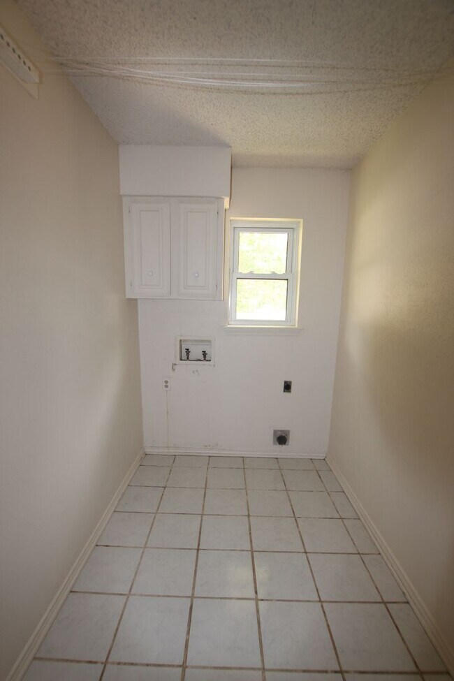 Building Photo - Beautiful 3 bedroom 2 bath home in Tyler!