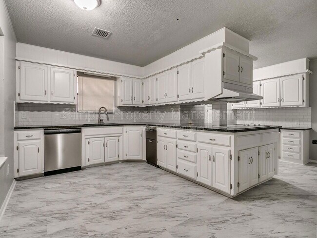 Building Photo - 6109 Kingston Rd