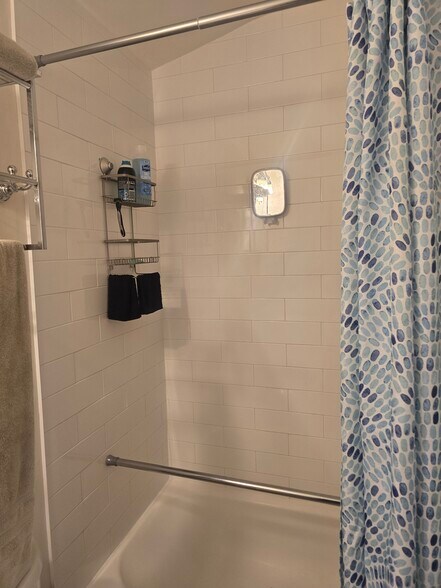 Building Photo - 296 Hockhockson