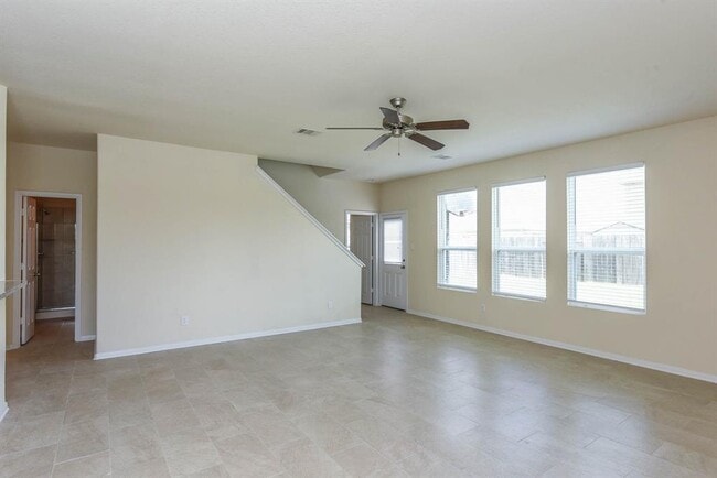 Building Photo - 18402 Each Elm Way
