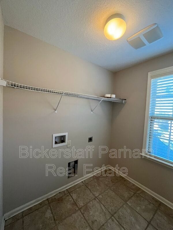 Building Photo - 7426 Sorrel Ct