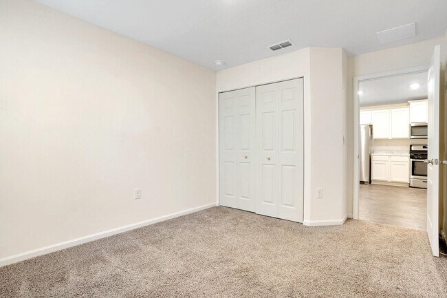 Building Photo - 22 Caminha Rd