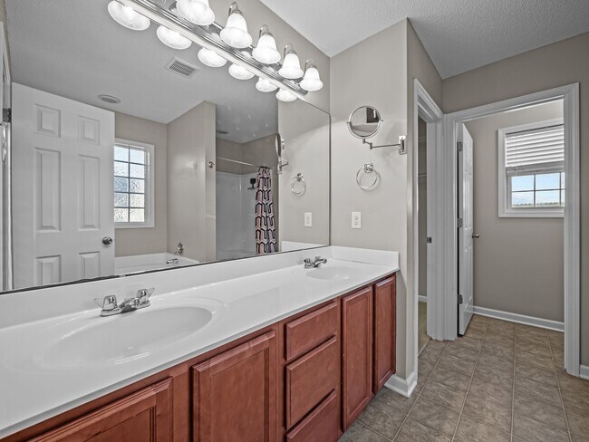 Building Photo - 101 Berwick Ct
