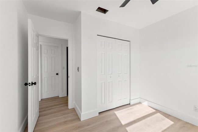 Building Photo - 4504 S 26th Ave