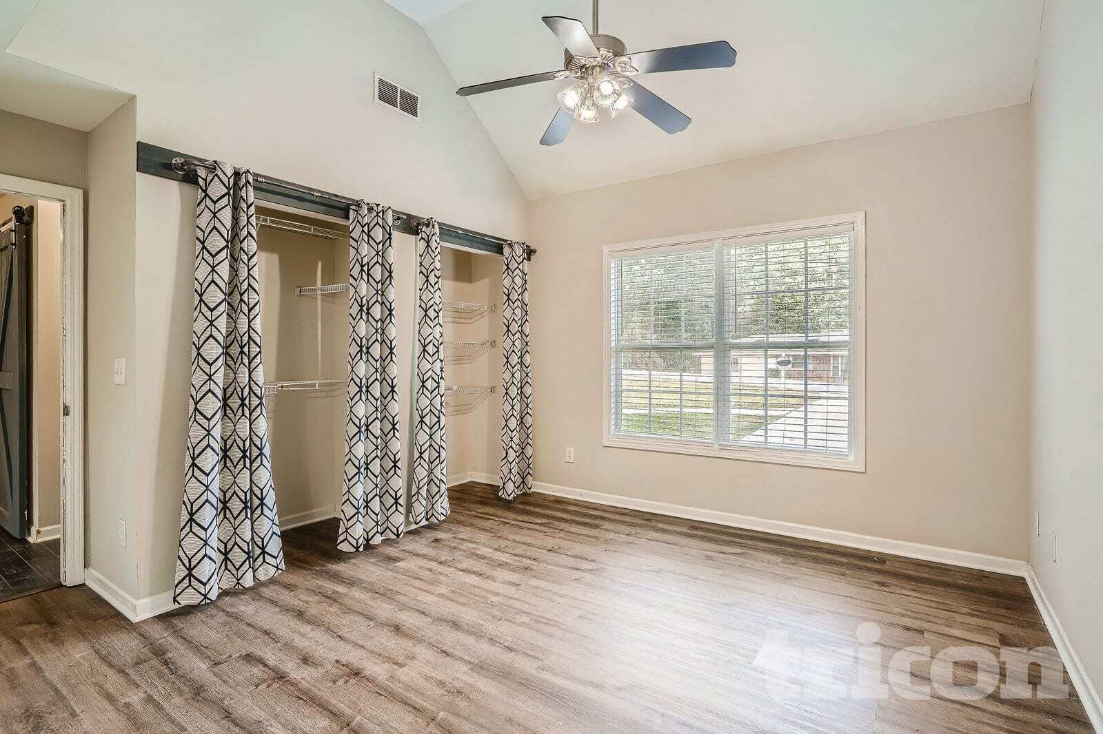 Building Photo - 5911 Dunn Rd