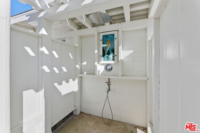 Building Photo - 26887 Sea Vista Dr