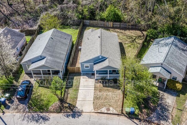 Building Photo - 1047 Grant Way SE