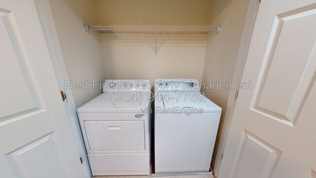 Building Photo - 1002 N Black Cherry Dr