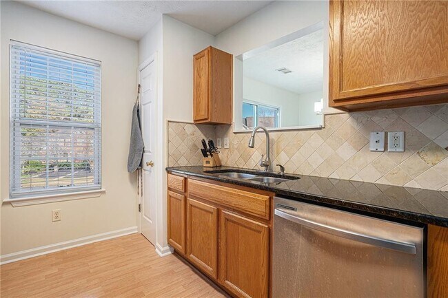 Building Photo - 2651 Waverly Hills Dr