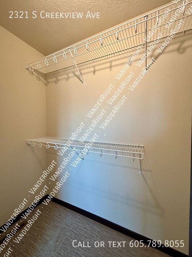 Building Photo - 2321 S CreekView Ave