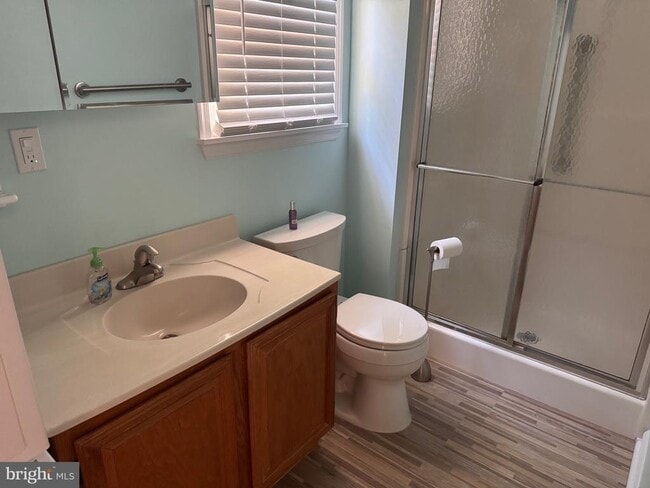 Building Photo - 33178 Woodland Ct N