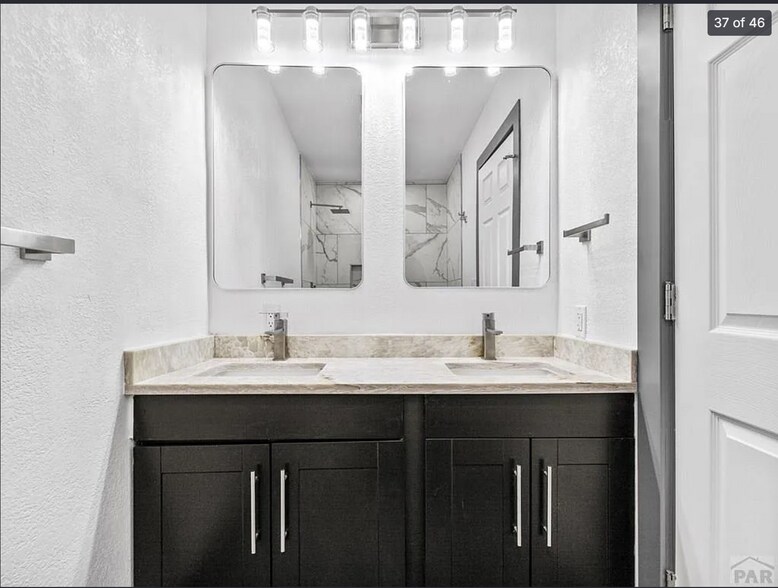 Building Photo - 1835 E 4th St