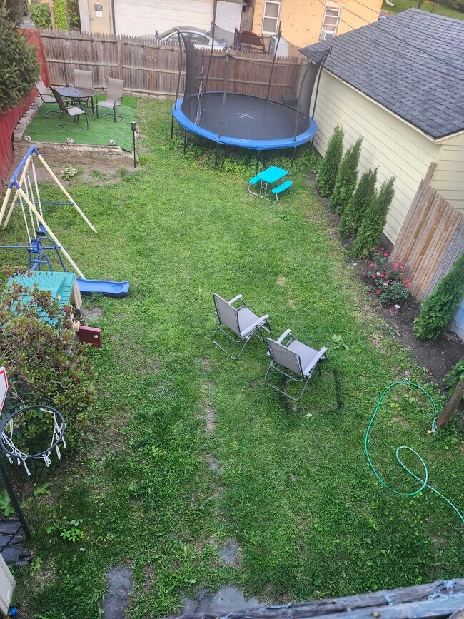 Building Photo - 538 8th Ave