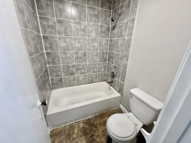 Building Photo - 4540 Spring Valley Dr