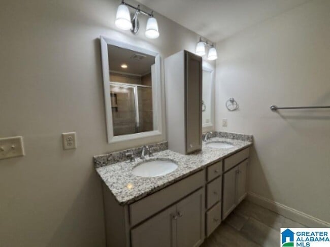 Building Photo - 4008 Lennox Rd