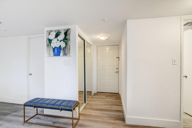 Building Photo - 1915 Lavers Cir