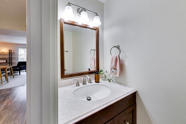 Building Photo - 2bd/2.5ba hideaway in the heart of Reston - incredible location $2750+util.