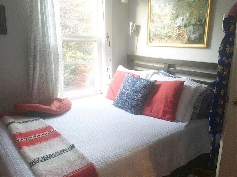 Building Photo - 377 Highland Ave