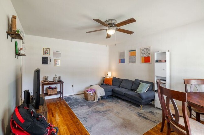 Building Photo - 2019 S Lumpkin St