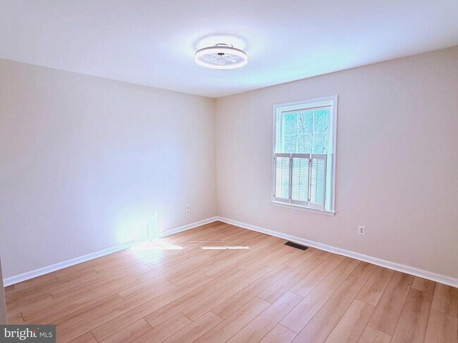 Building Photo - 2305 Westfield Ct