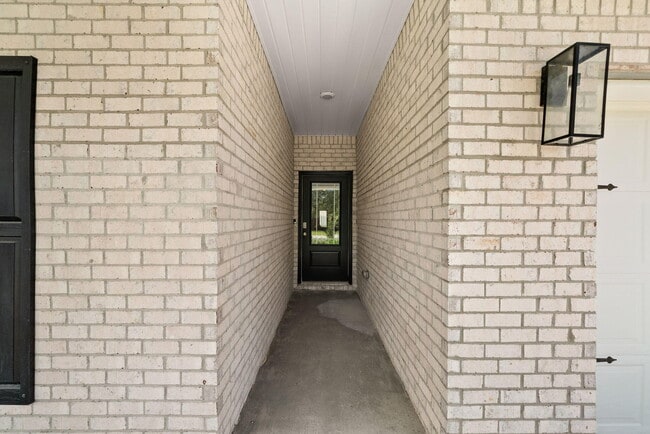 Building Photo - 93 Eagles Nest Dr