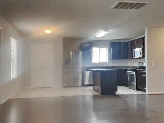 Building Photo - 1811 Artem Ct