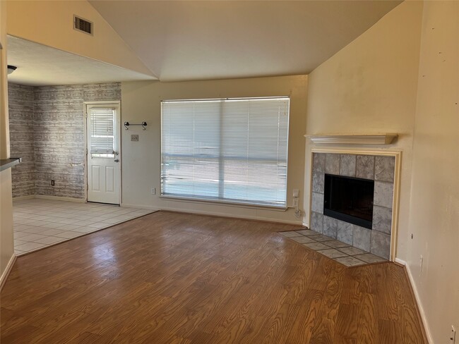 Building Photo - 6903 Kettlemar Dr