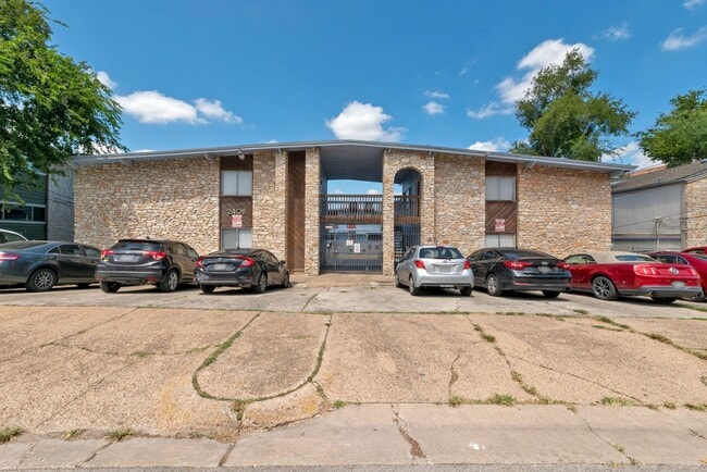 Building Photo - Great for Roommates!