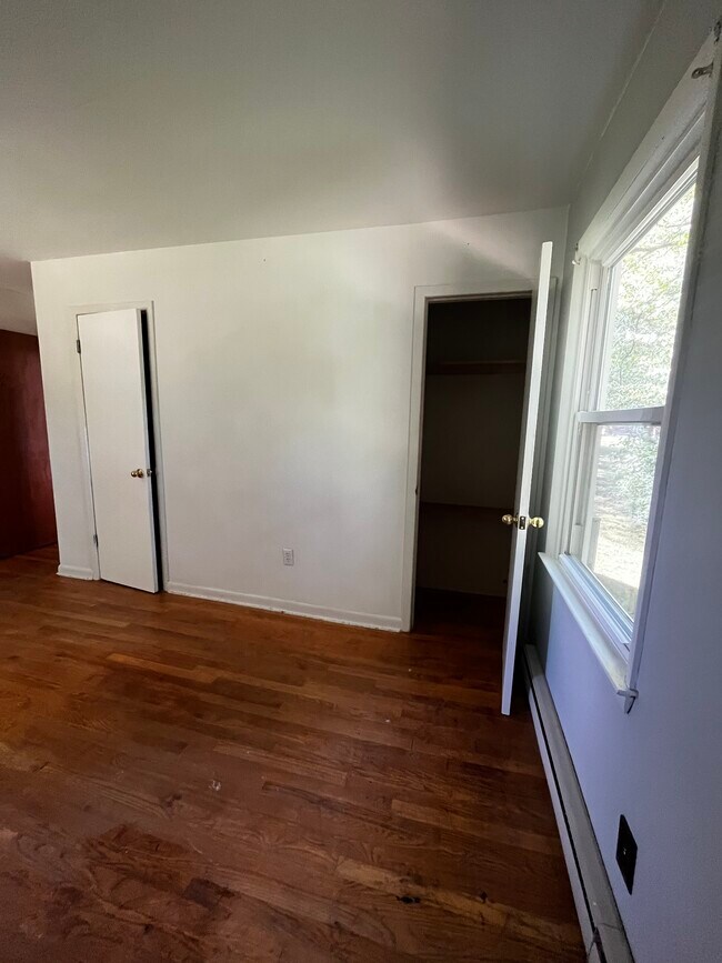 Building Photo - 9745 Poindexter Rd