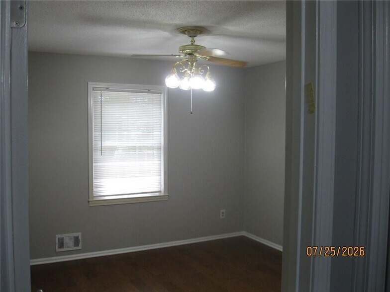 Building Photo - 5159 Stratham Dr