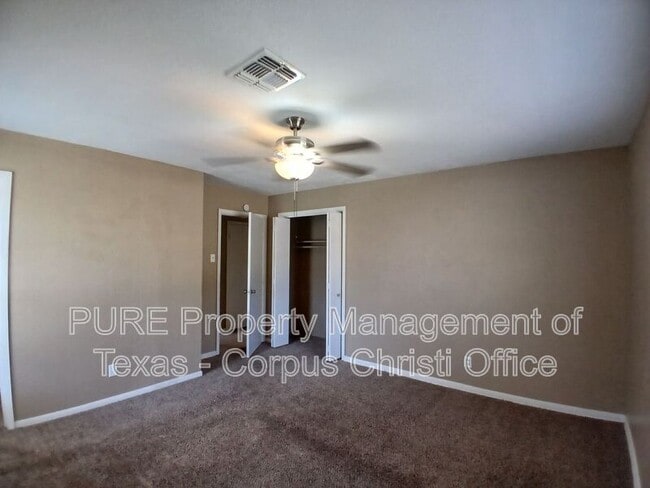Building Photo - 10609 Kingwood Dr