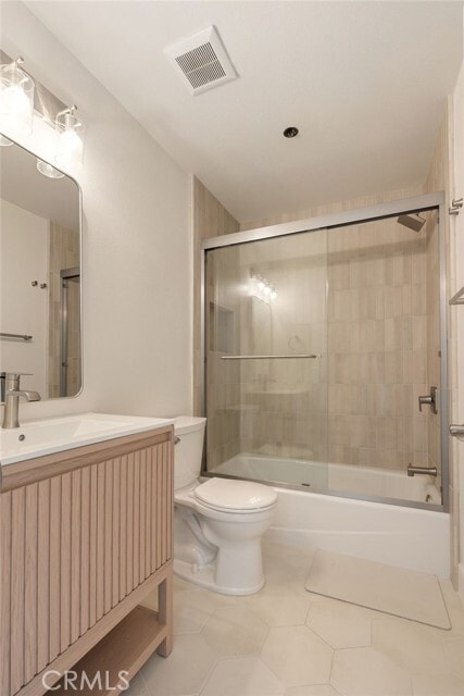 Building Photo - 260 Victoria St