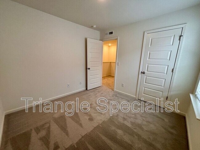 Building Photo - 10514 Brookside Reserve Rd