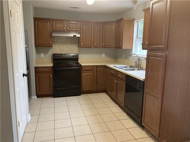 Building Photo - 2302 Tracey Ann Ln