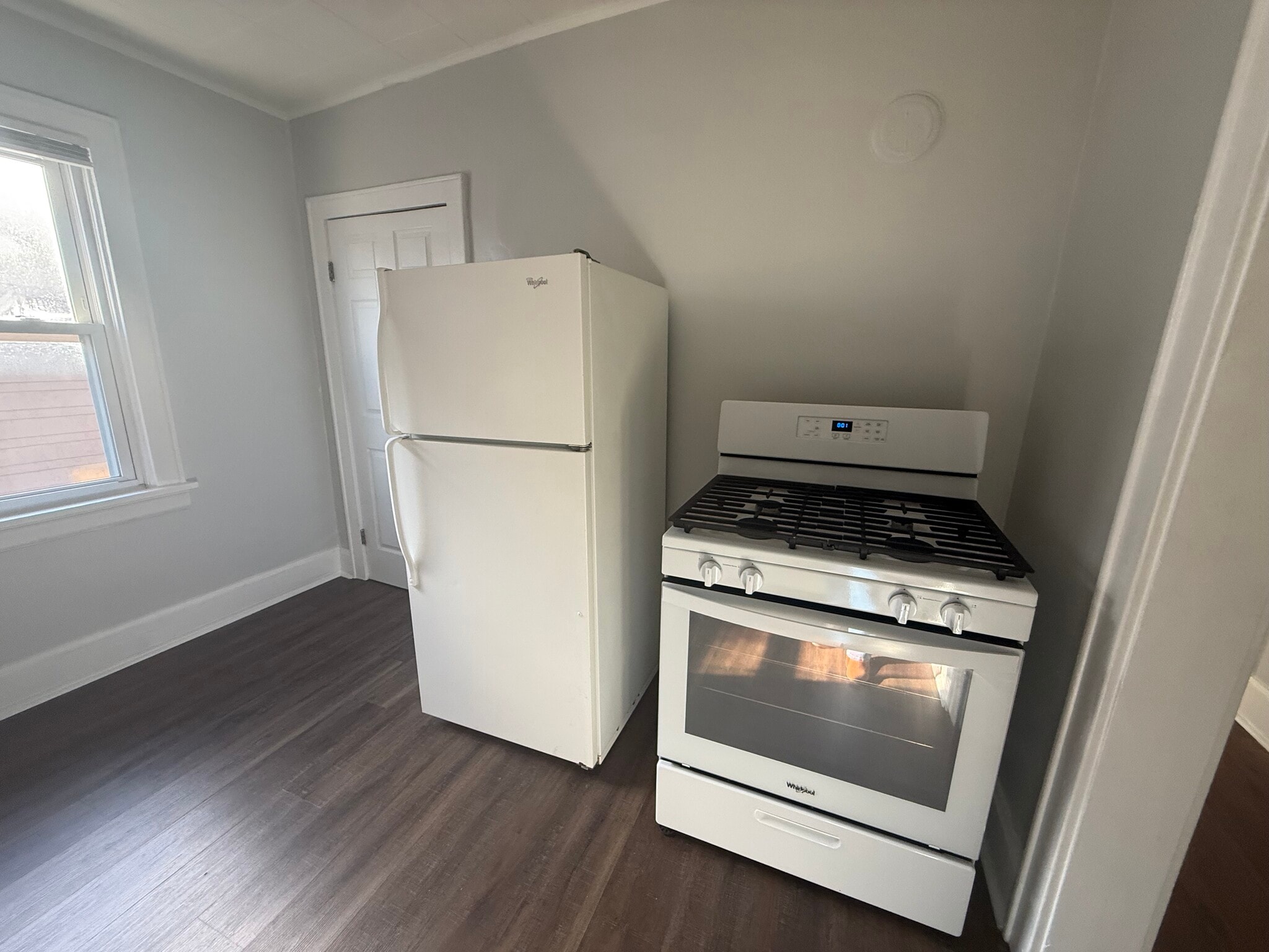 Kitchen - 7008 Plainfield Rd