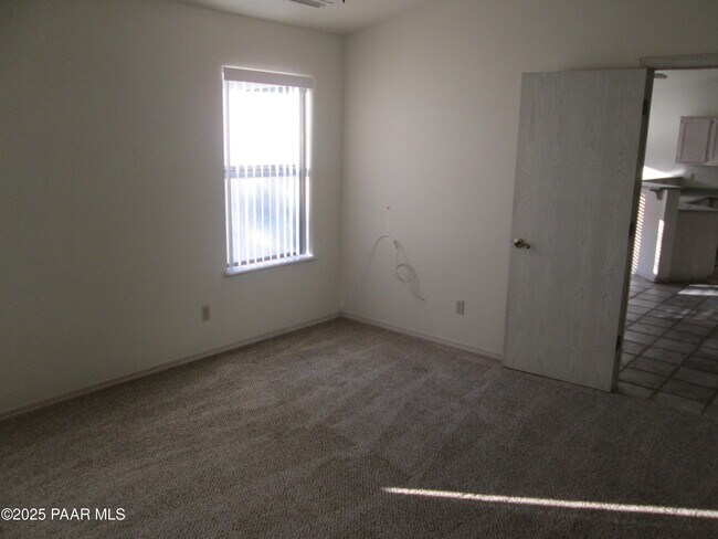 Building Photo - 7148 N Sunrise Vista
