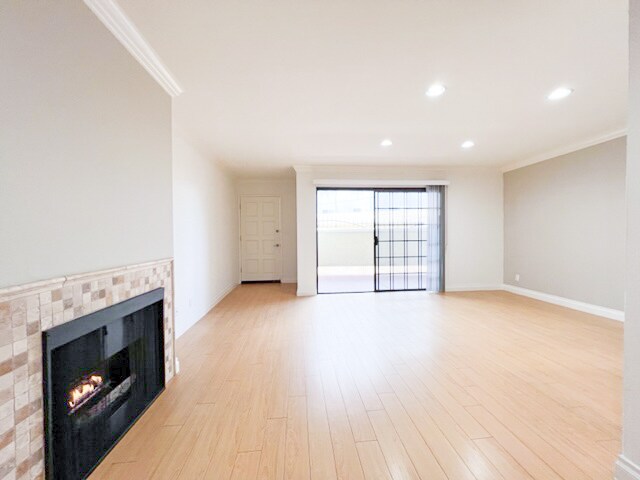 Building Photo - 5452 Alvern Cir
