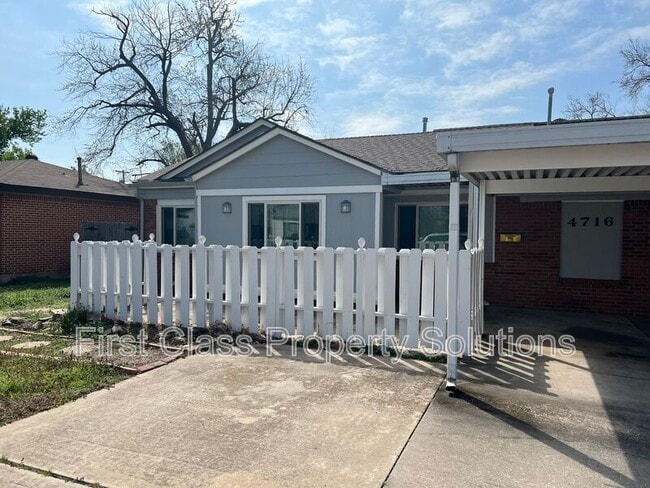 Primary Photo - 4716 SE 27th St
