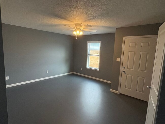 Building Photo - Great home!