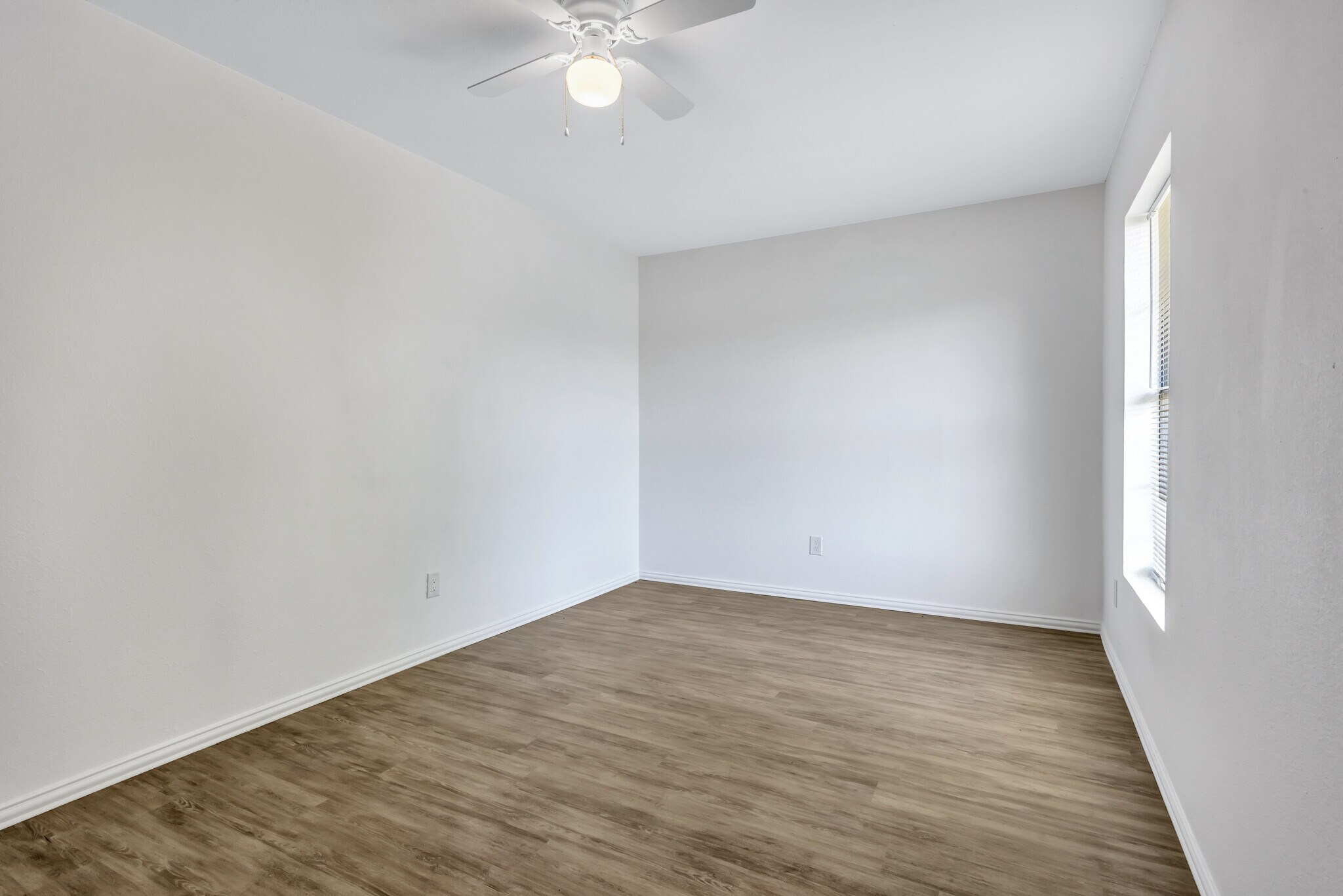 Building Photo - 901 Bessie St