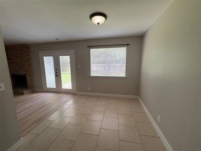 Building Photo - 817 Cactus Dr