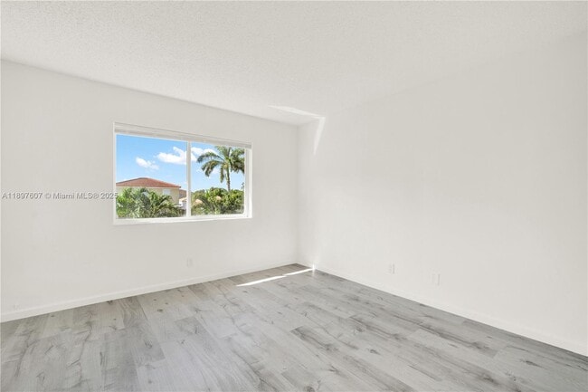 Building Photo - 17380 SW 140th Ct