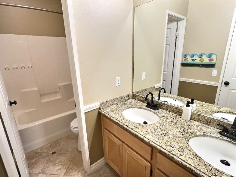 Building Photo - 17080 Harvest Point Way